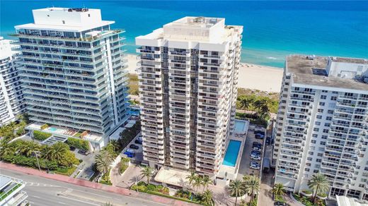 Residential complexes in Miami Beach, Miami-Dade