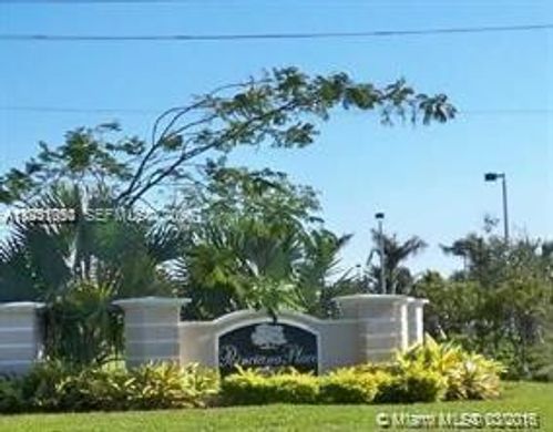 公寓楼  Pembroke Pines, Broward County