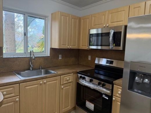 Residential complexes in Pembroke Pines, Broward County