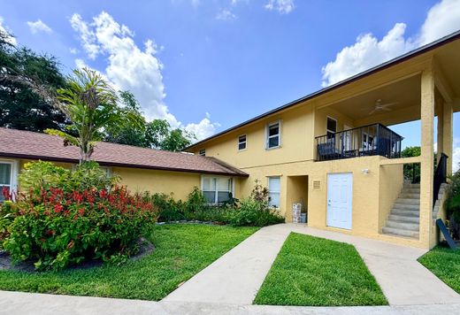 Residential complexes in Stuart, Martin County