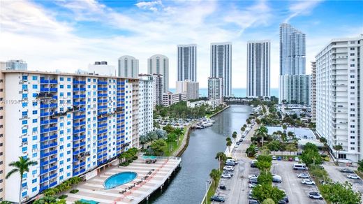 Residential complexes in Sunny Isles Beach, Miami-Dade