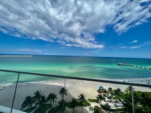 Residential complexes in Sunny Isles Beach, Miami-Dade