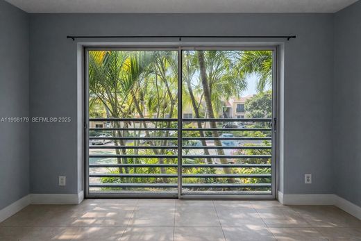 Residential complexes in Oakland Park, Broward County