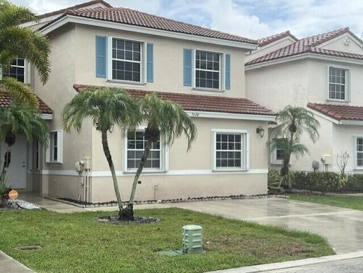 Townhouse in Lake Worth, Palm Beach