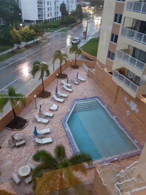 Residential complexes in Sunny Isles Beach, Miami-Dade