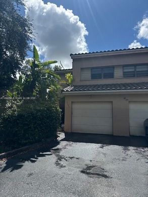تاون هاوس ﻓﻲ Coral Springs, Broward County