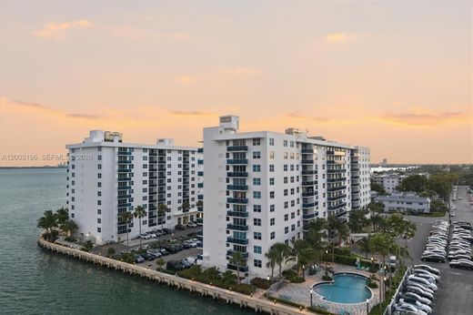 Residential complexes in North Bay Village, Miami-Dade