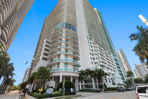 Kamienica w Miami, Miami-Dade County