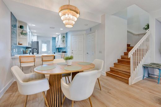 Townhouse in Jupiter, Palm Beach