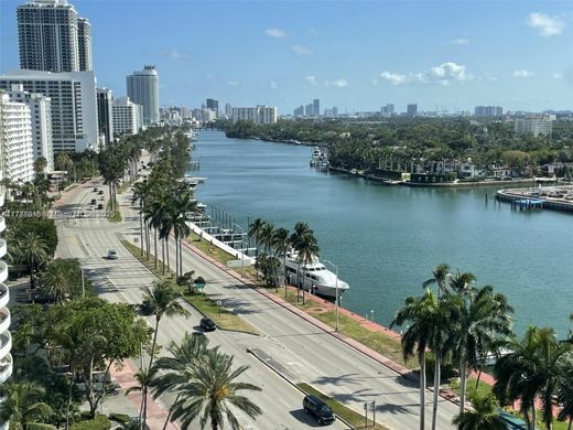 Residential complexes in Miami Beach, Miami-Dade