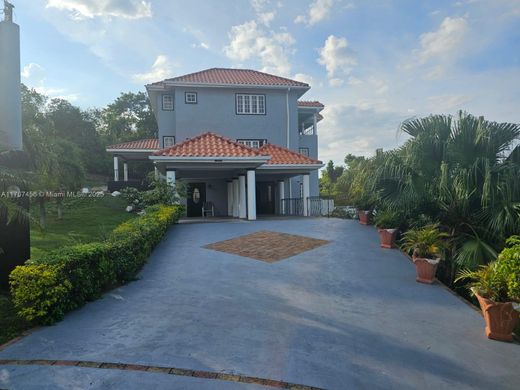 Villa in Stannards, Allegany County