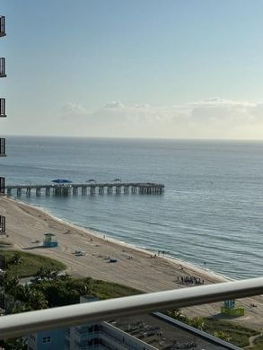 Residential complexes in Pompano Beach, Broward County