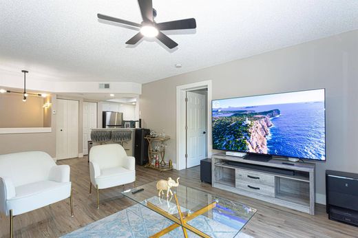 Residential complexes in West Palm Beach, Palm Beach