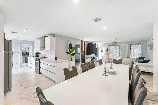 Villa in Oakland Park, Broward County