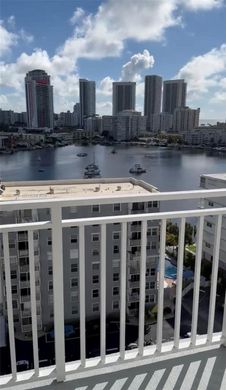 Residential complexes in Hallandale, Broward County
