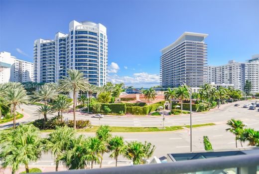 Residential complexes in Miami Beach, Miami-Dade