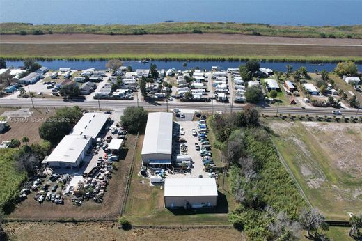 Villa in Okeechobee, Okeechobee County