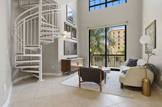 Residential complexes in West Palm Beach, Palm Beach