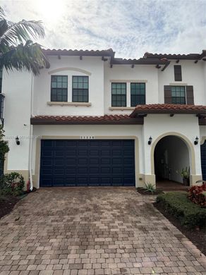 Townhouse in Pembroke Pines, Broward County