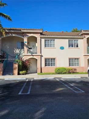 Residential complexes in Homestead, Miami-Dade