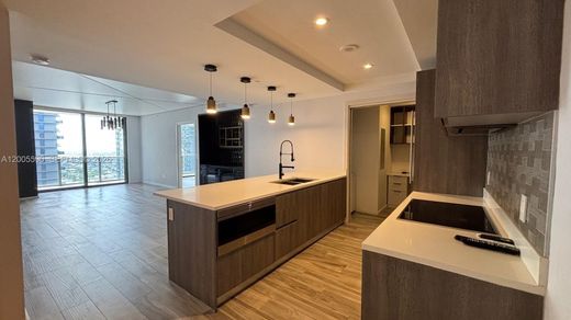 Komplex apartman Miami, Miami-Dade County