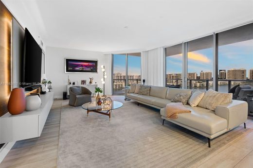 North Miami Beach, Miami-Dade Countyのアパートメント・コンプレックス