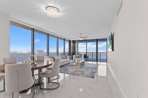 مجمع شقق ﻓﻲ ميامي، فلوريدا, Miami-Dade County