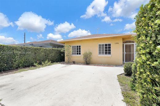 Willa w Hialeah, Miami-Dade County