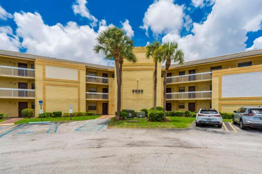 Residential complexes in Coral Springs, Broward County