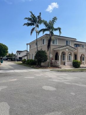 Homestead, Miami-Dade Countyのタウンハウス