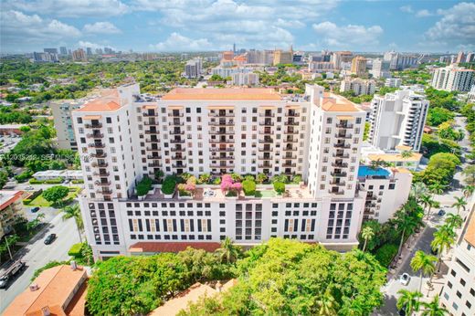 Residential complexes in Coral Gables, Miami-Dade