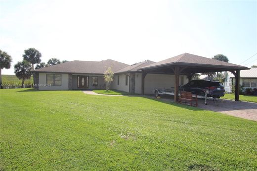 Villa in Buckhead Ridge, Glades County