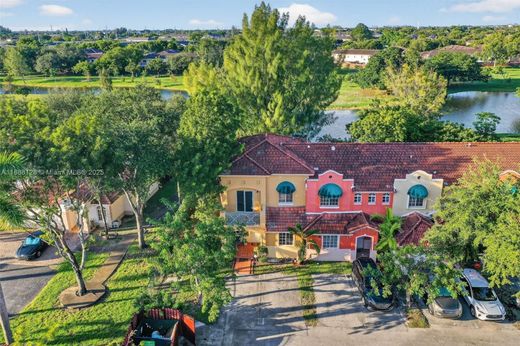 콘도미니엄 / Hialeah, Miami-Dade County