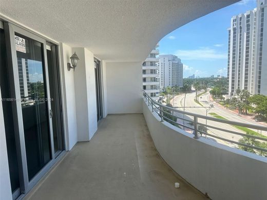 Residential complexes in Miami Beach, Miami-Dade