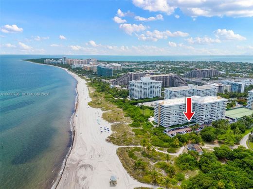 Residential complexes in Key Biscayne, Miami-Dade