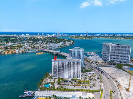 Residential complexes in North Bay Village, Miami-Dade