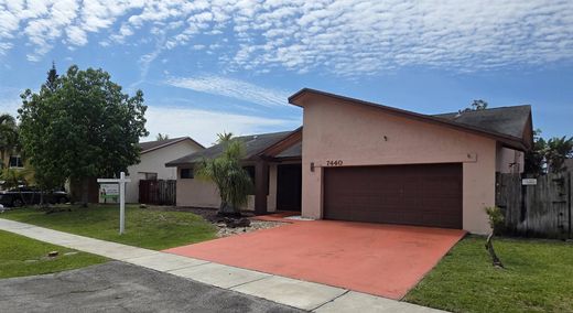 Villa in Lauderhill, Broward County