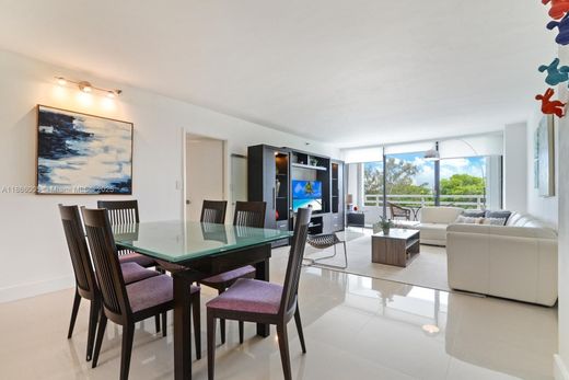 Жилой комплекс, Aventura, Miami-Dade County