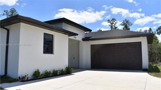 Villa in Lehigh Acres, Lee County