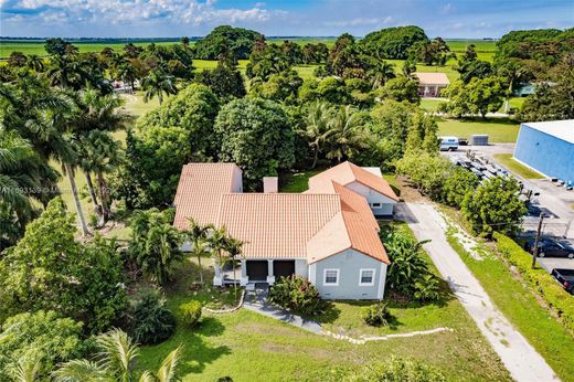 Villa - Belle Glade, Palm Beach County