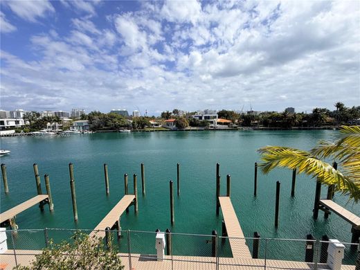 Жилой комплекс, Bay Harbor Islands, Miami-Dade County