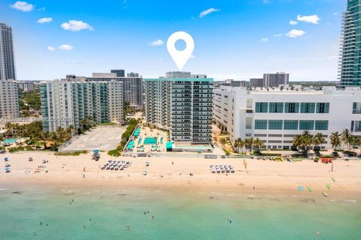 Residential complexes in Hollywood, Broward County
