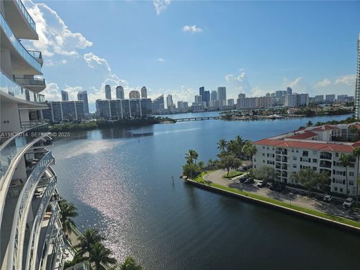 Kamienica w Aventura, Miami-Dade County