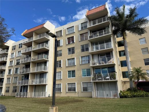 Residential complexes in Miami, Miami-Dade