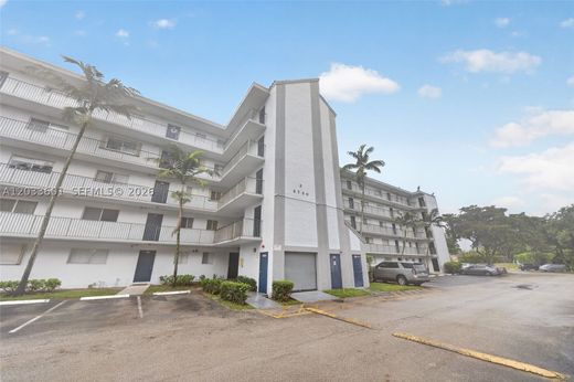 Residential complexes in Miramar, Broward County