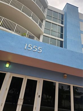 Residential complexes in North Bay Village, Miami-Dade