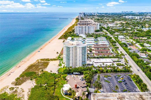 Residential complexes in Lauderdale by the sea, Broward County
