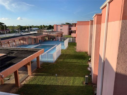 Complesso residenziale a Miami, Miami-Dade County