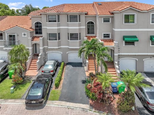 Townhouse in Sunrise, Broward County