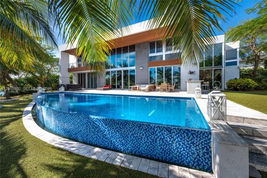 Villa in Hallandale, Broward County